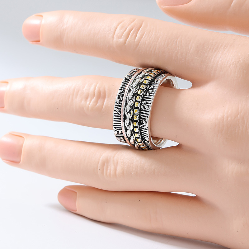 Women's Retro Wide Ring with Chain Detailing, Engravable